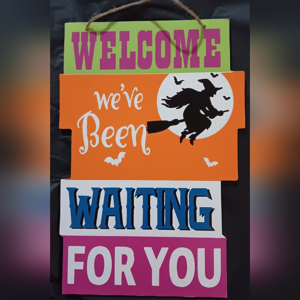 Welcome Sign w Witch Design (New)